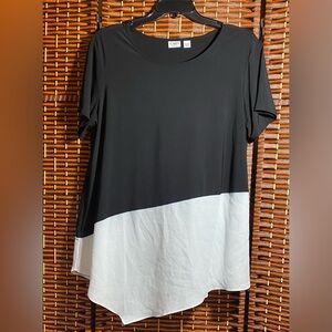 Cato Woman Black & White Colorblock Asymmetrical Top – Size 18/20W